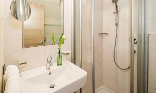 Lagundo Apartamento | Rasnerhof Ferienwohnung Talblick