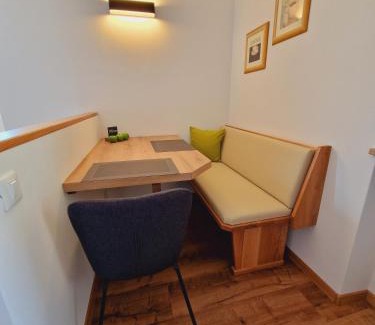 Lagundo Apartamento | Rasnerhof Ferienwohnung Zielspitz