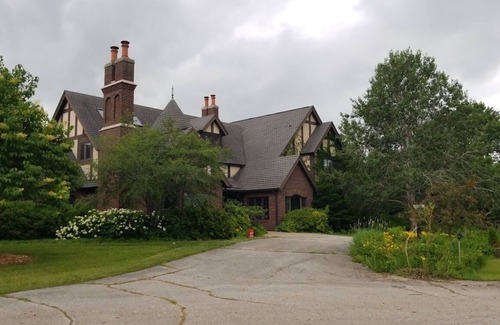 Ames Casa | Raspberry Hill Bed & Breakfast at the edge of Ames
