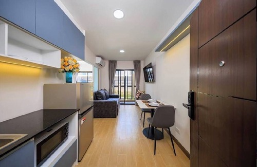 Bang Sao Thong Hotel | Raspberry Mansion