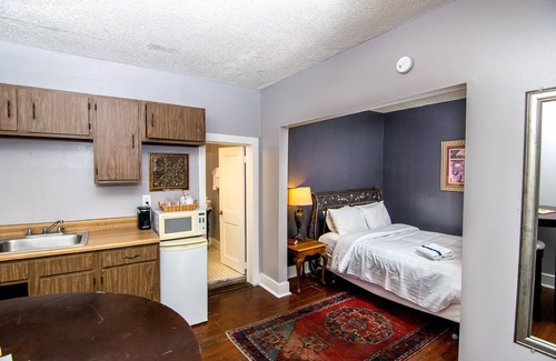 Treme Hotel | Rathbone Mansions - Superior Queen Queen