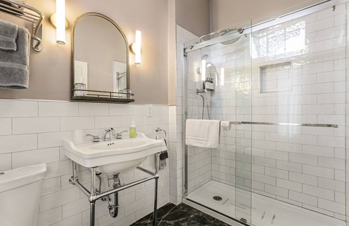 Treme Hotel | Rathbone Mansions - Superior King