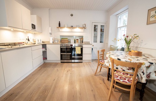 Kingussie Casa | Casa de piedra tradicional restaurada con cariño en el Parque Nacional Cairngorms.
