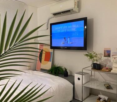 Gwanak-gu Apartamento | Raum Stay #sillim stn 2min #airport bus 1min #gangnamhongdae 20min #yeouido10min #longtermstay dc #healingproperty