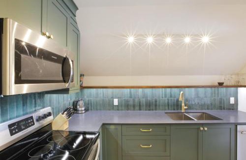 Ucluelet Apartamento | Raven Lady #202- Ucluelet, Sleeps 4, Pet Friendly