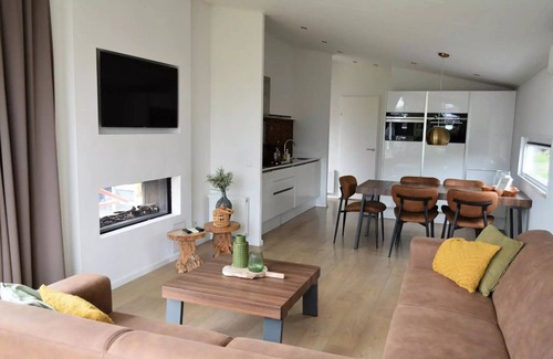Gasthuis Villa | Ravenbosch Royaal - Whirlpool, Fireplace & Maisonette