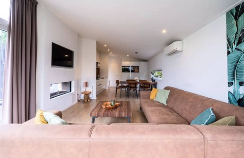 Gasthuis Villa | Ravenbosch Royaal - Whirlpool, Fireplace & Maisonette