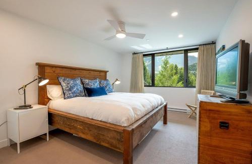 Blueberry Hill Apartamento | Ravencrest 101 by Outpost Whistler