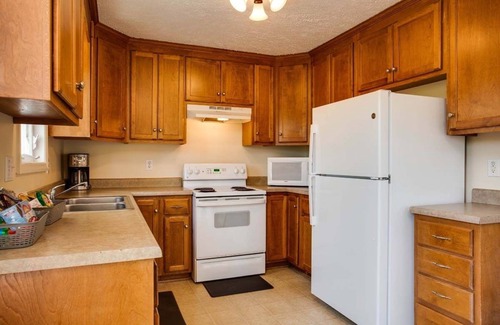 Montebello Cabina | Ravens Roost--mountain views, hot tub, fireplace