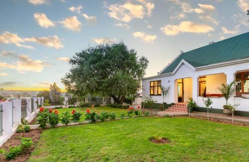 Oudtshoorn Villa | Ravenscliff Villa