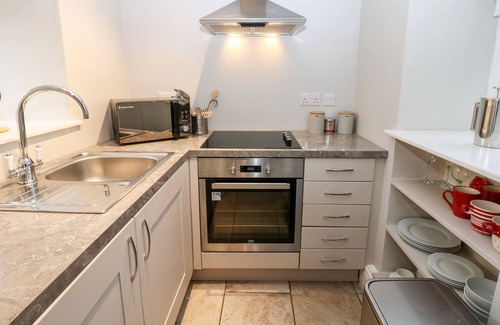 Humshaugh Cabaña | RAVENSIDE, pet friendly, with a garden in Humshaugh