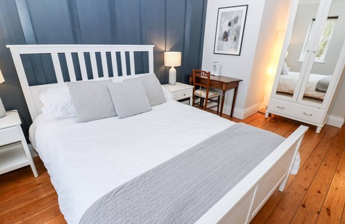 Humshaugh Cabaña | RAVENSIDE, pet friendly, with a garden in Humshaugh
