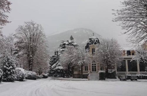 Bagneres-de-Luchon Apartamento | Ravissant Studio Centre de Luchon