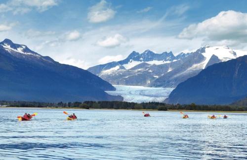 Mendenhall Valley Apartamento | Raw Gold - Affordable, Near Mendenhall Glacier, Trails, and Conveniences - DISCOUNTS ON TOURS!