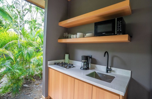 Punta Uva Casa | Raya Bungalow - Private Plunge Pool + AC, Near Beach