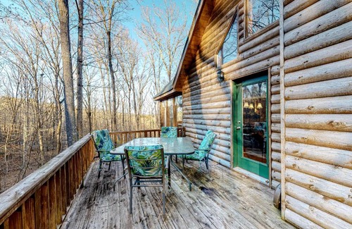 Morganton Casa | Raymond's Hideout