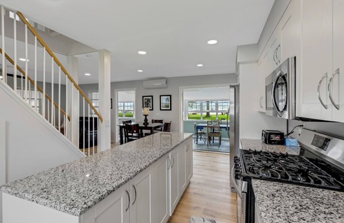 Pearl Beach Casa | Rays On The River: Dive into Summer – Swim, Boat, and Relax by the River!