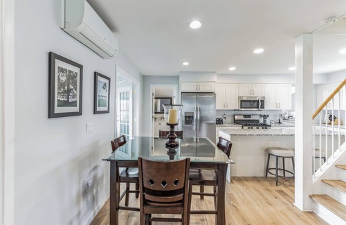 Pearl Beach Casa | Rays On The River: Dive into Summer – Swim, Boat, and Relax by the River!