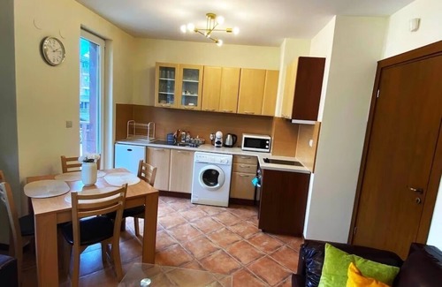 Razlog Condominio | Razlog Bulgaria - 1-bedroom in Downtown Pirin Golf With Mountain View