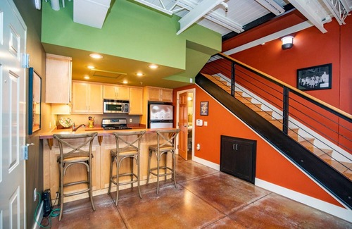 Fayetteville Condominio | Razorback Retreat on Dickson Street