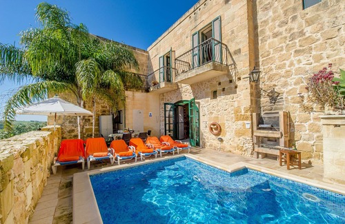 Kercem Casa | 'Razzett Tuta': magnífica casa de campo en la ladera con aire acondicionado y piscina