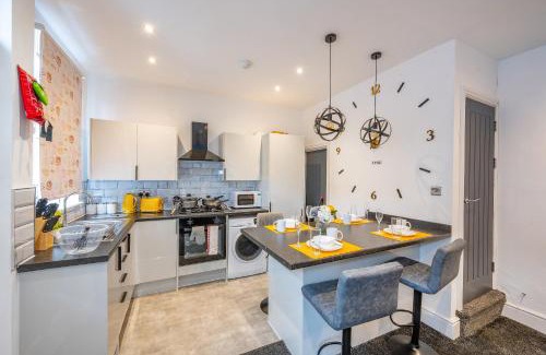 Leeds Casa | *RB10W* For your most relaxed & Cosy stay + Free Parking + Free Fast WiFi *