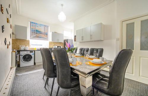 Beeston Casa | -RB15CFA- For Relaxed and Cosy stay with Free Parking