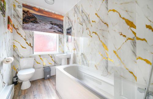 Beeston Casa | -RB15CFA- For Relaxed and Cosy stay with Free Parking