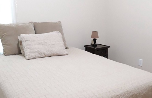 Morrisville Condominio | RDU, RTP, Park Village shopping mall