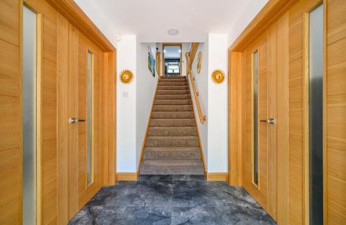 Batley Casa | -RE7B- For your relaxed and Cosy stay with Free WiFi