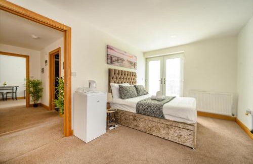 Batley Casa | -RE7B- For your relaxed and Cosy stay with Free WiFi
