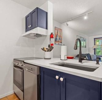 East Kootenay Apartamento | Reach Your Peak, Ski In, Ski Out, Pool, Hot Tub