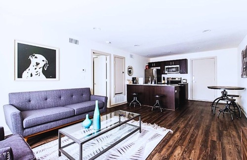 Oak Lawn Apartamento | Reagan 208 : Modern City Escape