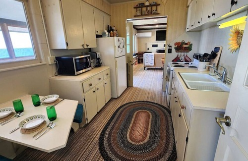 Montague Casa | Reagan's Landing | Relaxing Private Beach 3BR, 1BA