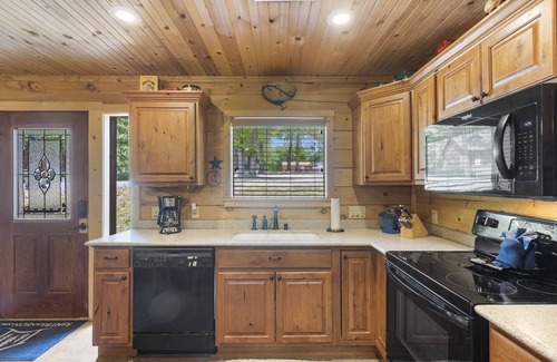 Branson Cedars Cabina | Cabaña de troncos con jacuzzi! Caribou Canyon Lodge!