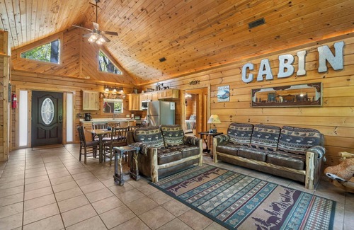 Big Cedars Cabina | Top of the Rock Cabin * Una ubicación increíble * Bañera de hidromasaje * Chimenea * Grandes vistas * Wi-Fi * Grill