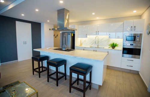Zapopan Condominio | Real View Towers, Real Center, Spectacular 3BR 2nd floor, Zona Real Near Andares