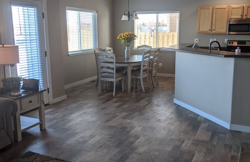 Williston Casa | Muy bonita casa a una cuadra de University Ave
