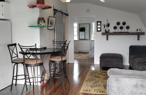 Middletown Casa | Really nice loft apartment, located 1 mile from beach areas and Sachuest point..