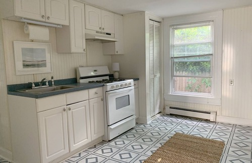 Spring Lake Cabaña | Rear Cottage in Spring Lake