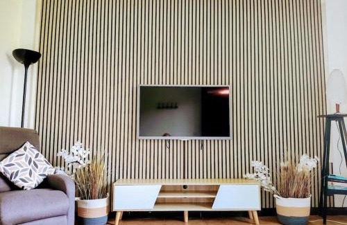 Castronno Apartamento | ReBea, Porzione di villa con giardino