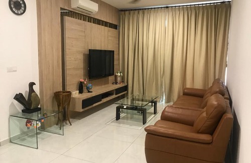 Taman Mount Austin Apartamento | REBEC 5pax at Aeon,Toppen,IKEA Tebrau