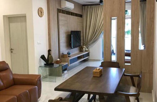 Taman Mount Austin Apartamento | REBEC 5pax at Aeon,Toppen,IKEA Tebrau