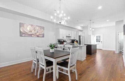 Clarksville Casa | Rebecca's Downtown Luxury Living (527 N 1st St, #C)