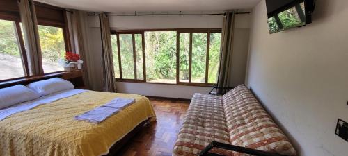 Teresopolis Casa | Recanto da Morgana-Lofts bem equipados, conforto e piscina grande