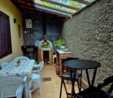 Itaipava Casa | Recanto de Itaipava - casa com forno de pizza a lenha, churrasqueira, pet friendly, equipada para até 6 pessoas, em meio à Natureza e próxima ao centro do bairro
