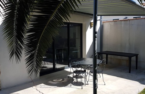 Le Bois-Plage-en-Re Casa | Recent 3* listed house opening onto walled garden