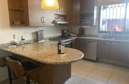 Ajijic Villa | Nueva villa de 2 dormitorios y 2. 5 baños ubicada en el pueblo de Ajijic