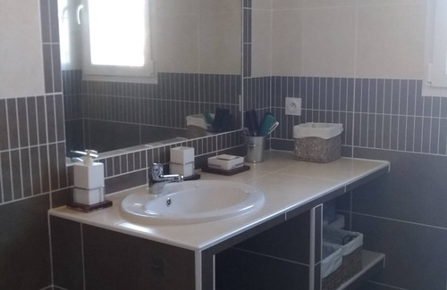 Orgnac-l'Aven Casa | Casa unifamiliar reciente con piscina privada en 2.000 m2 de terreno