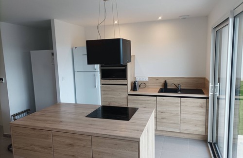 Plouguerneau Casa | Recent house facing the dunes and Grève Blanche beach, at the foot of the GR34.